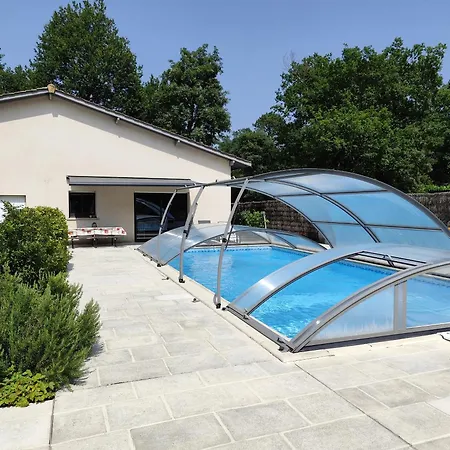 Le Petit Nid Dans Les Bois Castres-Gironde