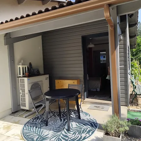 Le Petit Nid Dans Les Bois Camping Castres-Gironde