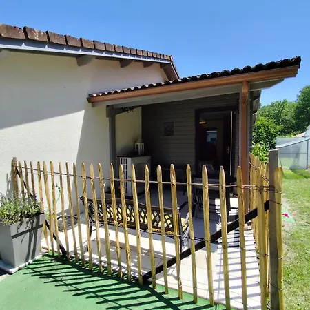 Le Petit Nid Dans Les Bois Castres-Gironde